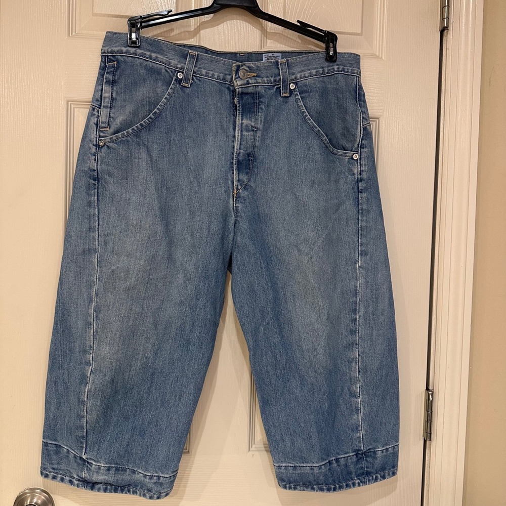 Levis Engineered Jeans Mens 34 Blue Denim Cropped Shorts Twisted Seam